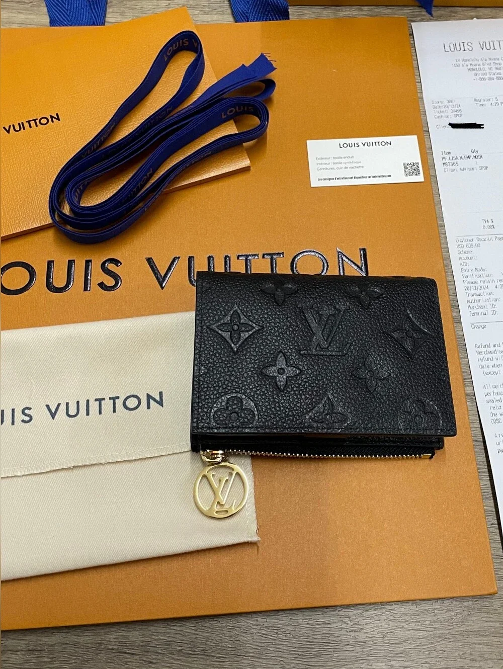Louis Vuitton compact lisa